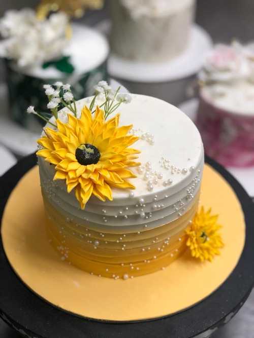 Colorful flower cake - FunCakes