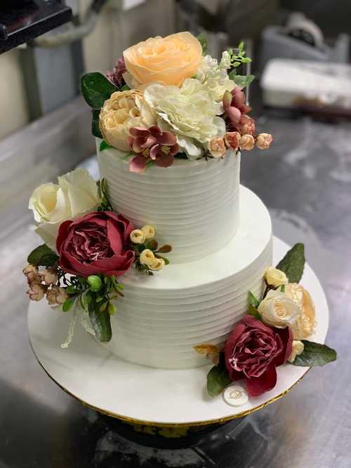 Order Made for Each Other Beautiful Wedding Cake | Gurgaon Bakers