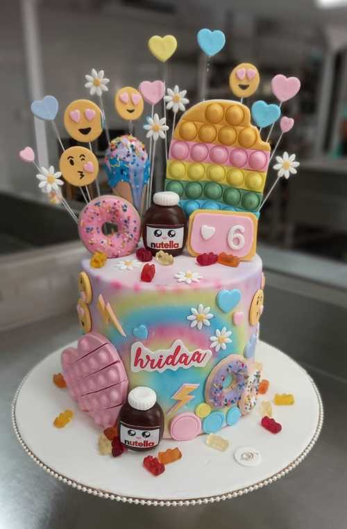 18th Birthday Macaroons Cake | Order Designer Cakes in Bangalore – Liliyum  Patisserie & Cafe
