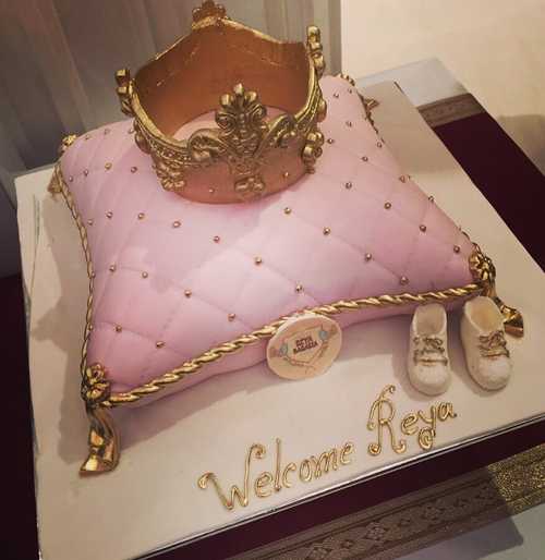 crown cake - Cakes.pk