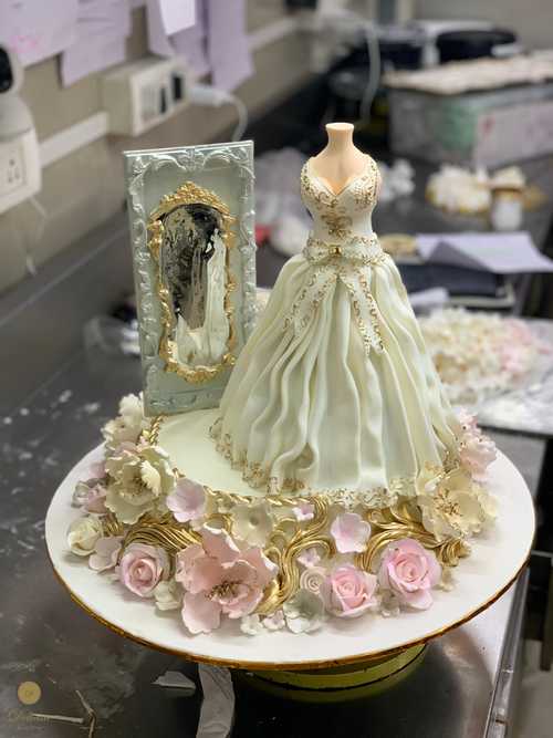 Antique Bloom Designer Cake (Klang Valley Delivery Only) | Giftr -  Malaysia's Leading Online Gift Shop