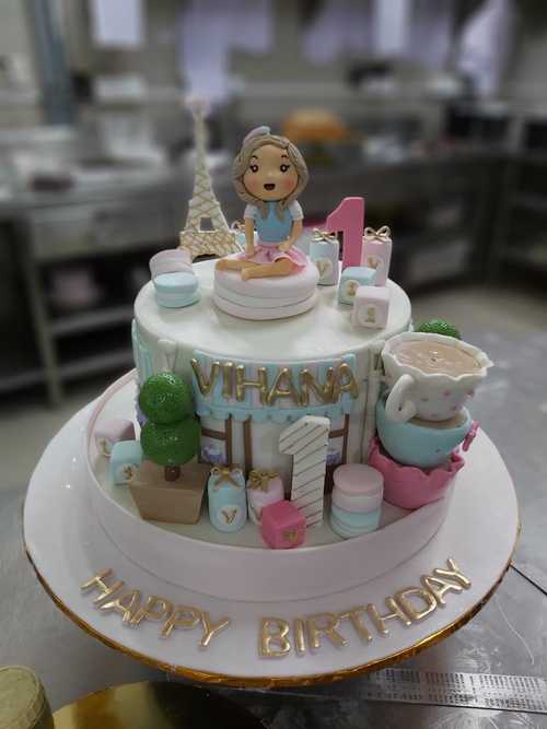 Crown Cake/Beautiful Birthday Cake For Girls/ Two Tier Birthday Cakes For  Girls - Cake Square Chennai | Cake Shop in Chennai
