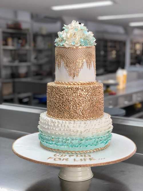 Redefining modern luxury in cake form. - Edda's Cake Designs | Facebook