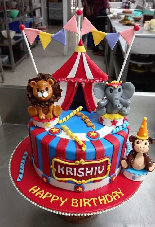 Single tier Vintage Circus themed cake with 3D cute clown … | Flickr
