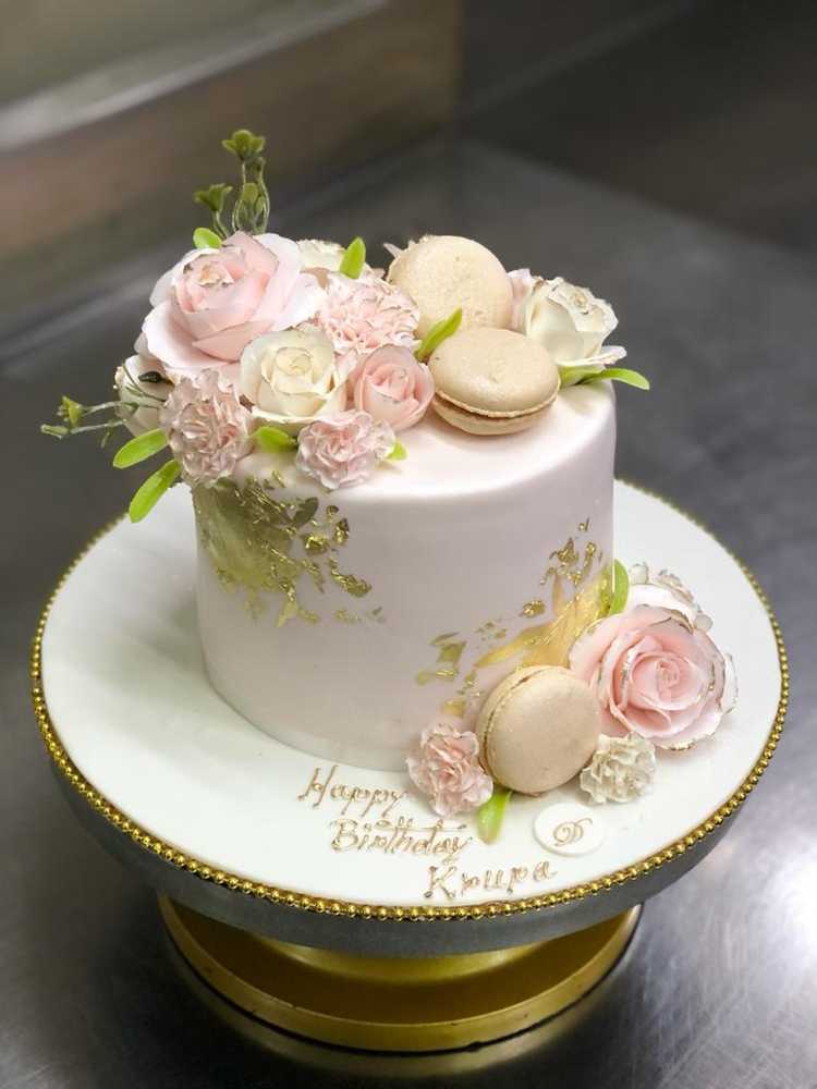 Floral Cakes For Gifting In Mumbai - Deliciae Cakes