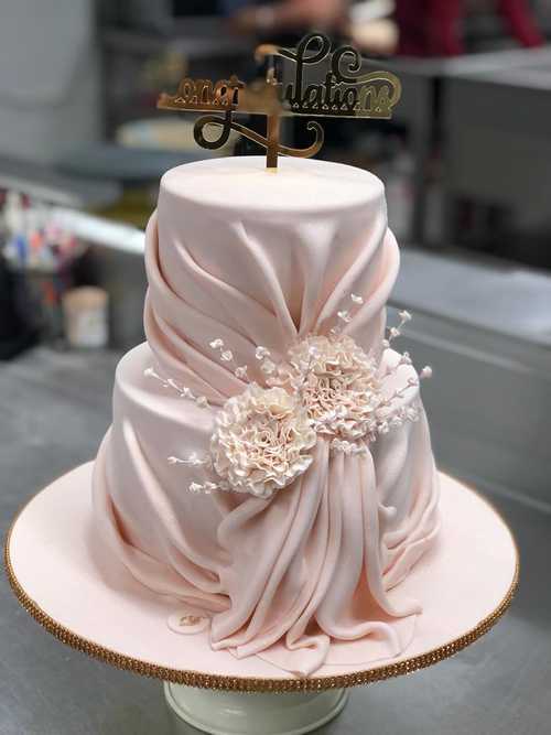 Red and White Engagement Cake Online | YummyCake